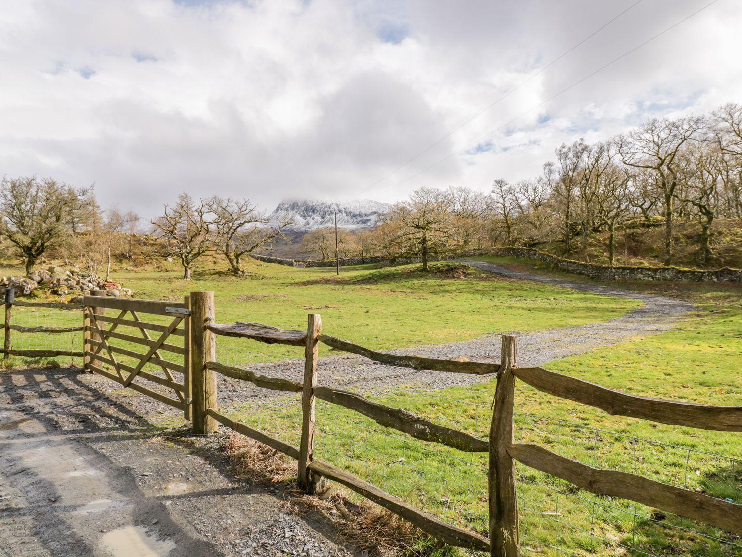 Y Cwtch - Panoramic Mountain Views Within Snowdonia's National Park - 4x4 Recommended *