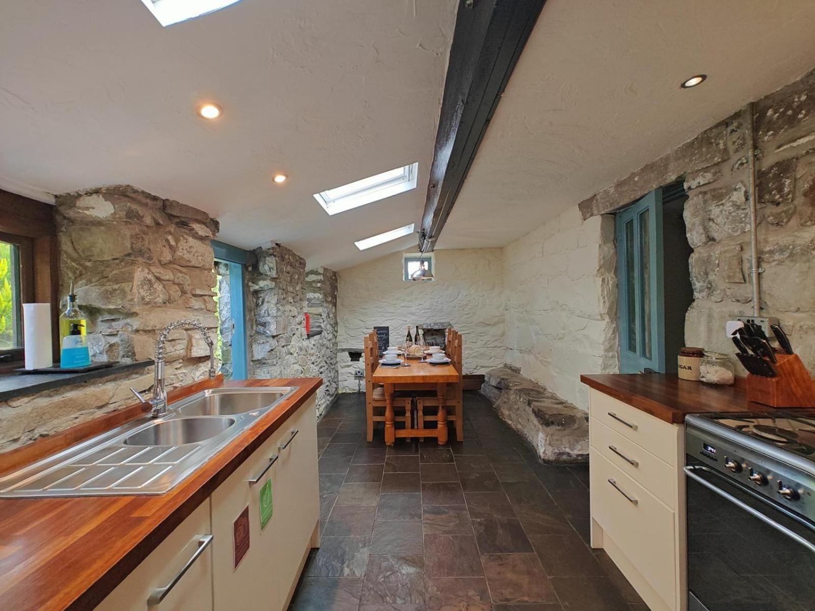 Y Cwtch - Panoramic Mountain Views Within Snowdonia's National Park - 4x4 Recommended Holiday home