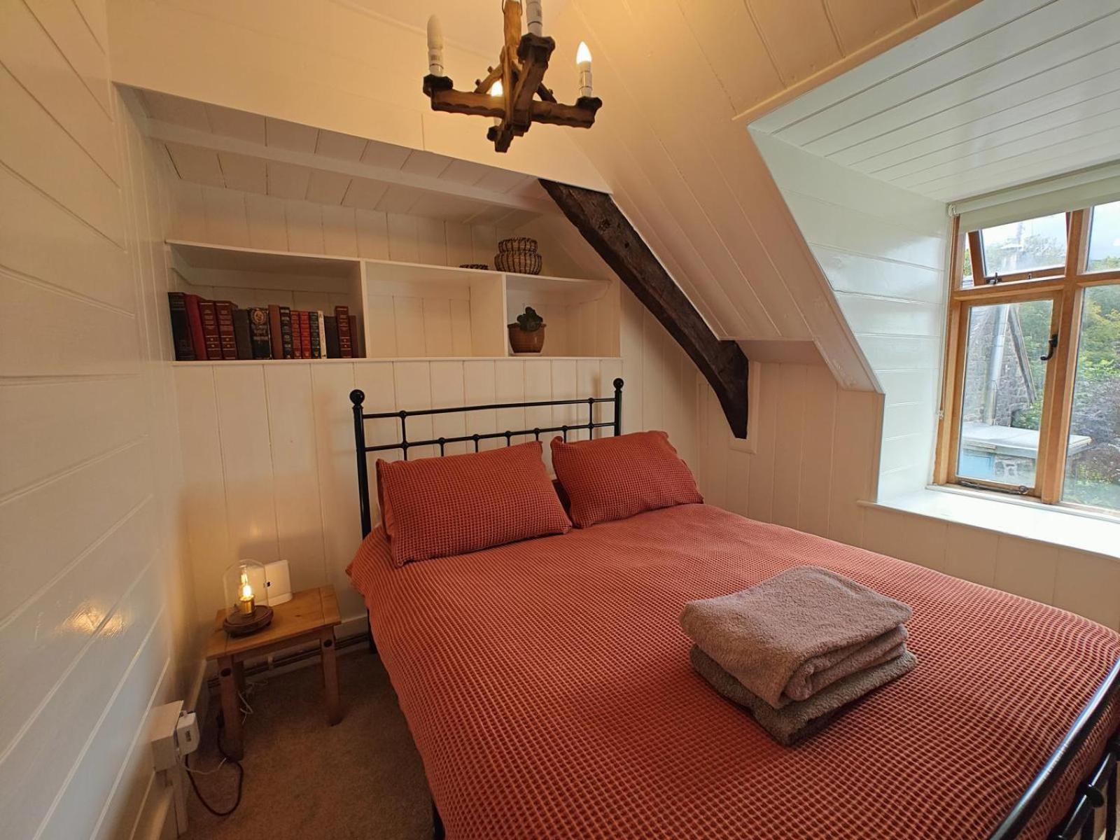 Y Cwtch - Panoramic Mountain Views Within Snowdonia's National Park - 4x4 Recommended Holiday home *
